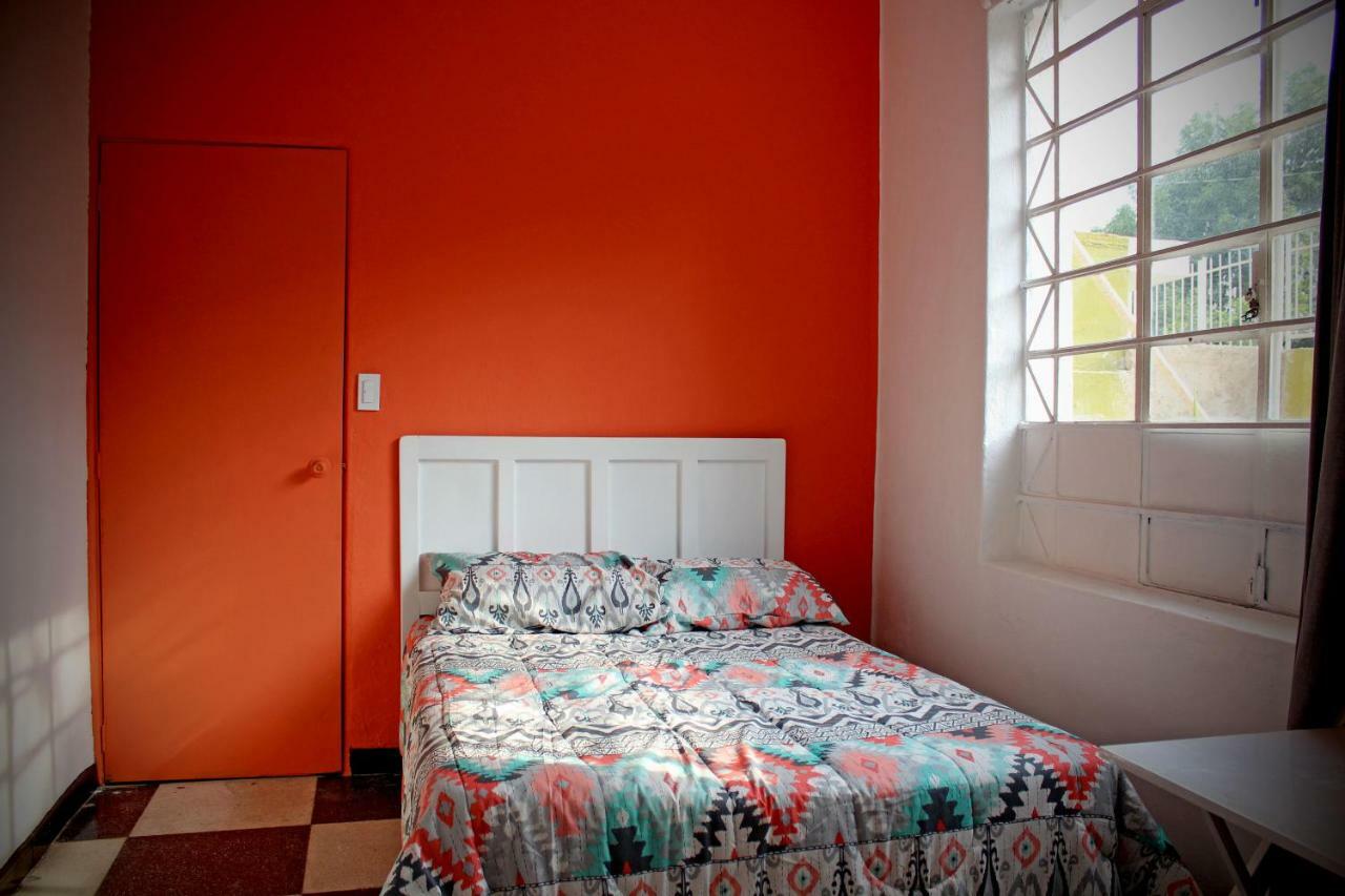 גואדלחארה Hostal Americana מראה חיצוני תמונה
