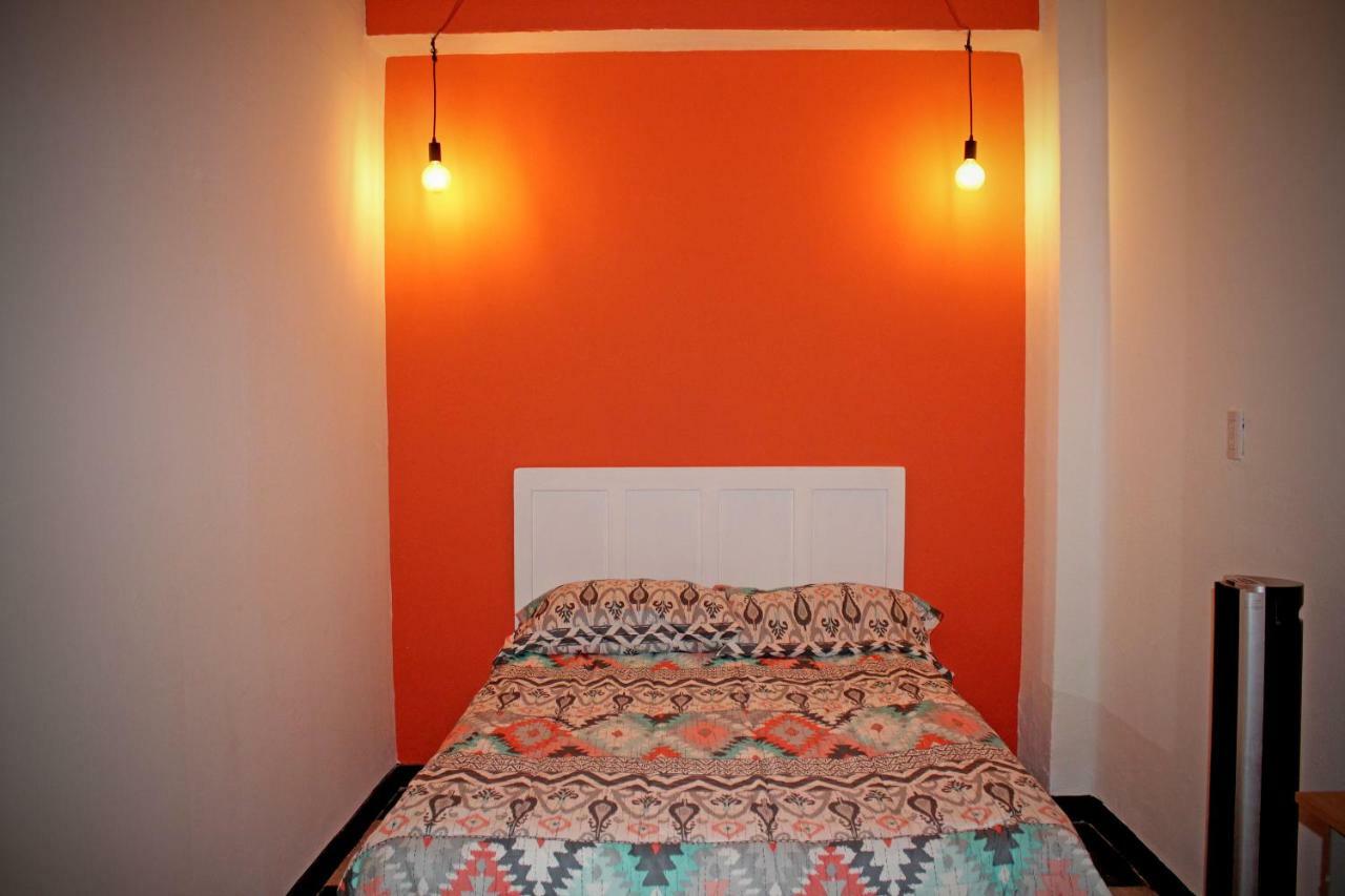 גואדלחארה Hostal Americana מראה חיצוני תמונה
