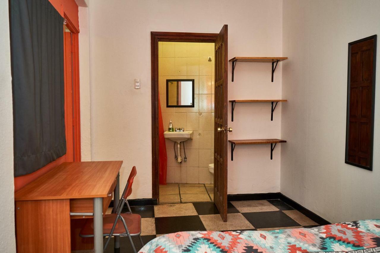 גואדלחארה Hostal Americana מראה חיצוני תמונה