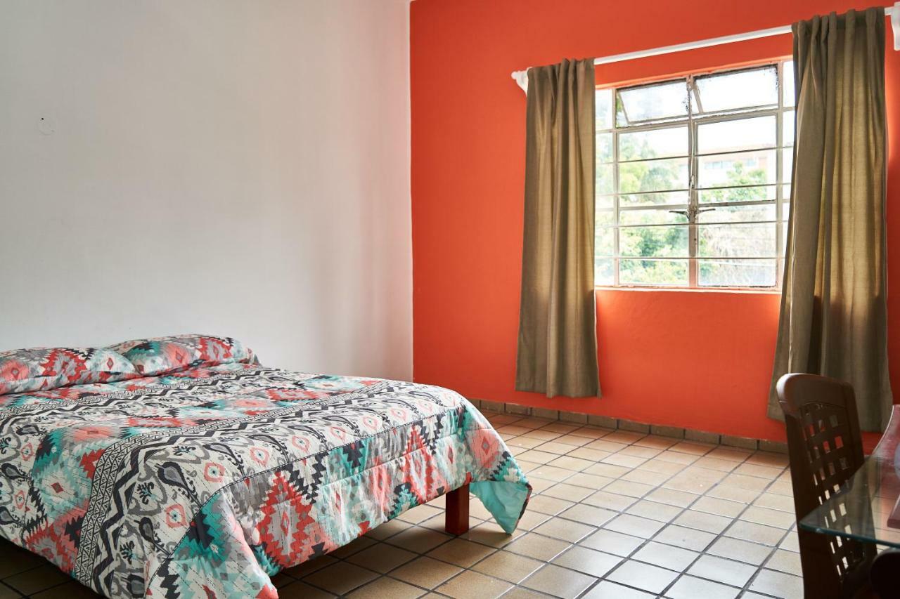 גואדלחארה Hostal Americana מראה חיצוני תמונה